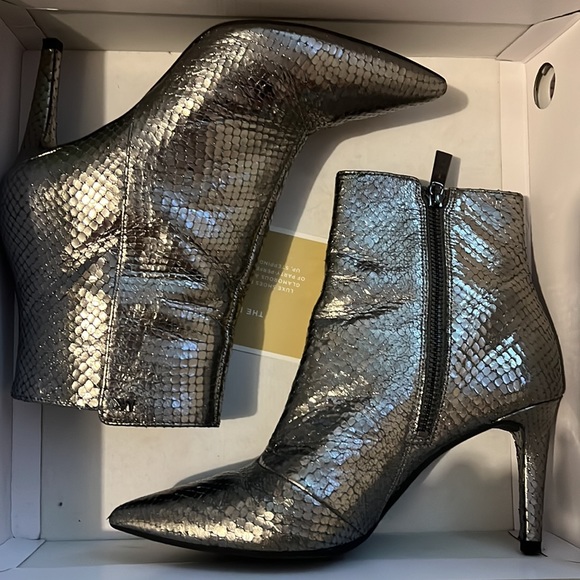 Michael Kors Metallic ankle boots - Picture 3 of 8